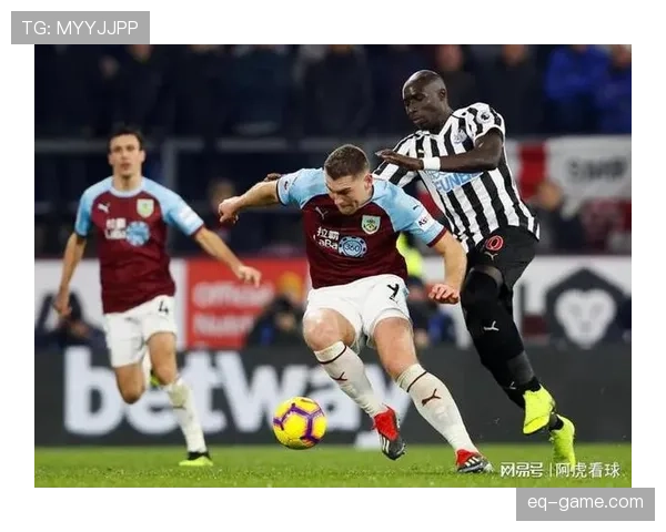 英超新赛季揭幕战激战回顾：森林队顽强逼平切尔西，攻防两端亮点纷呈